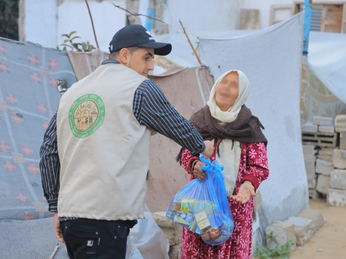 ধ্বংসলীলা চলছে, প্রতি মুহূর্তে যখন লাশের সারি আর স্তূপ পড়ে থাকে